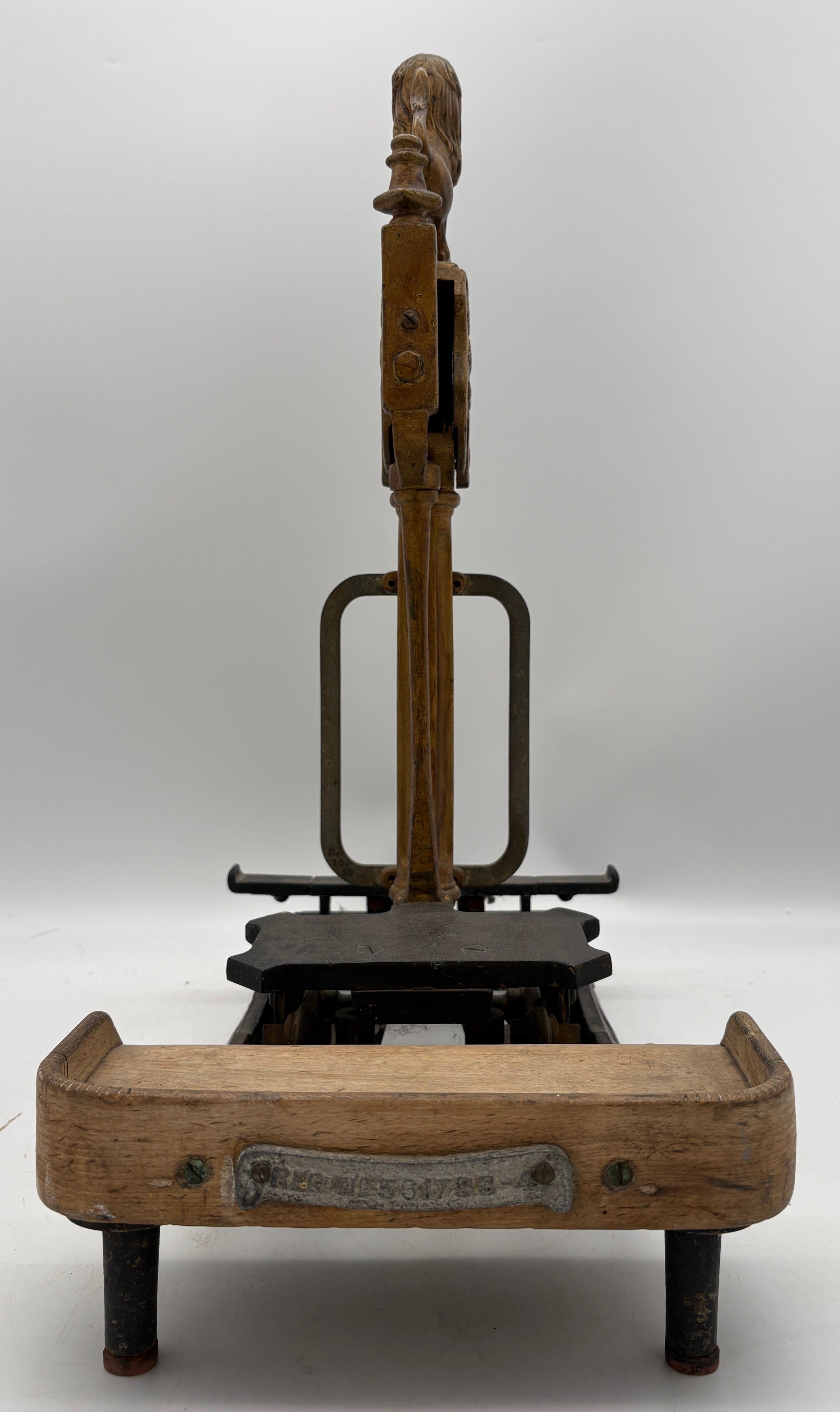 Antique Herbert and Sons Lion Topped 10 lb Scale