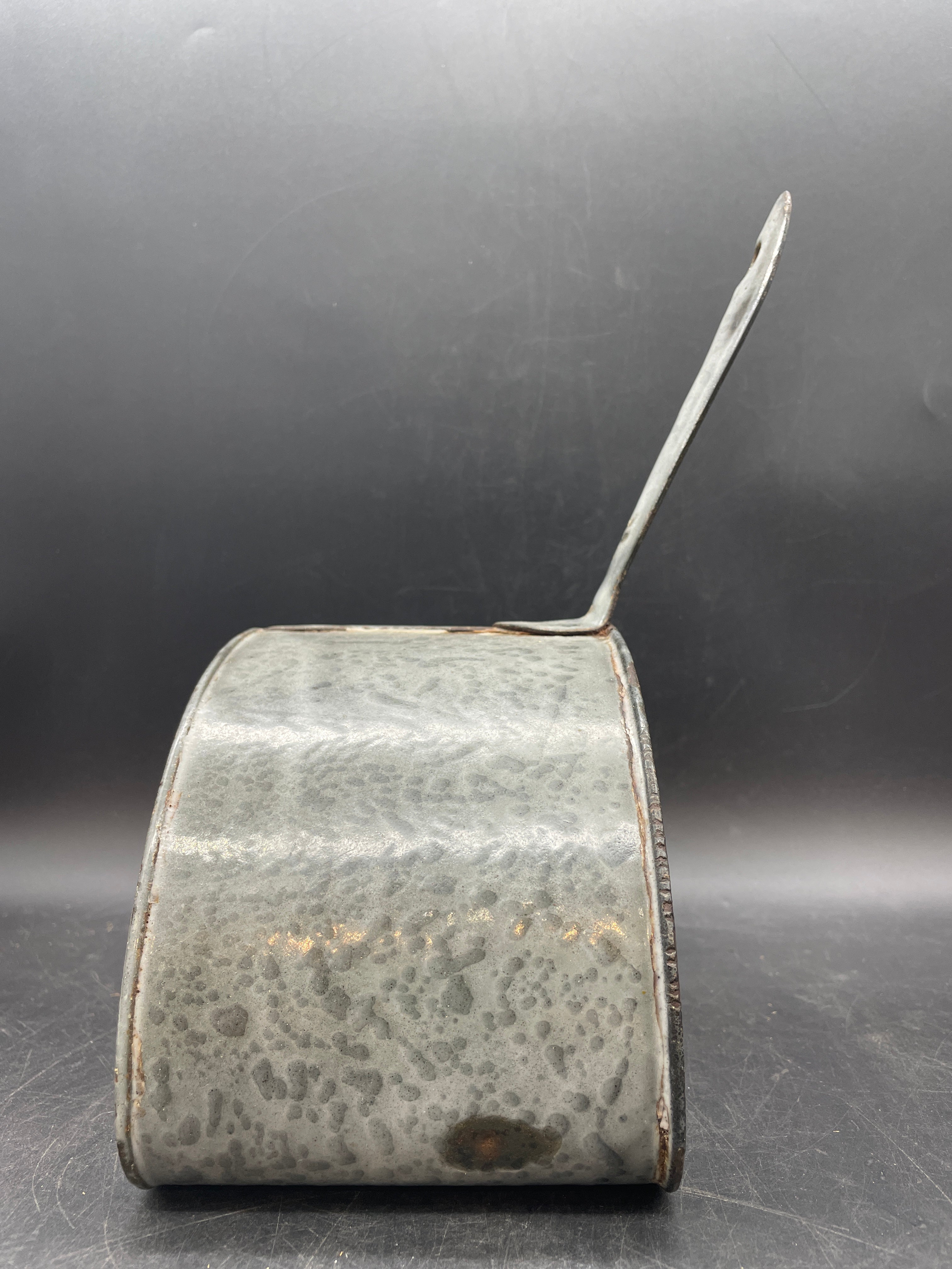 Early 1900's HALF ROUND HALF MOON SHAPED GRAY GRANITEWARE COOKING POT APPROX EARLY 1900'S-1940'S approx. 10.5 x 9 x 7