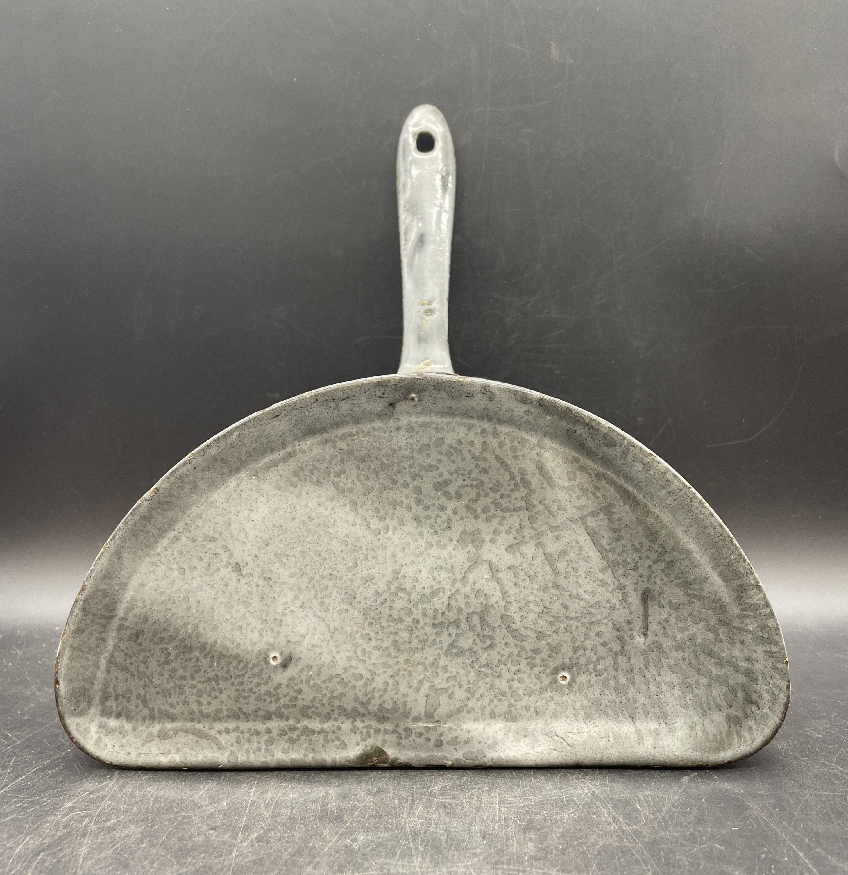 Early 1900's HALF ROUND HALF MOON SHAPED GRAY GRANITEWARE COOKING POT APPROX EARLY 1900'S-1940'S approx. 10.5 x 9 x 7