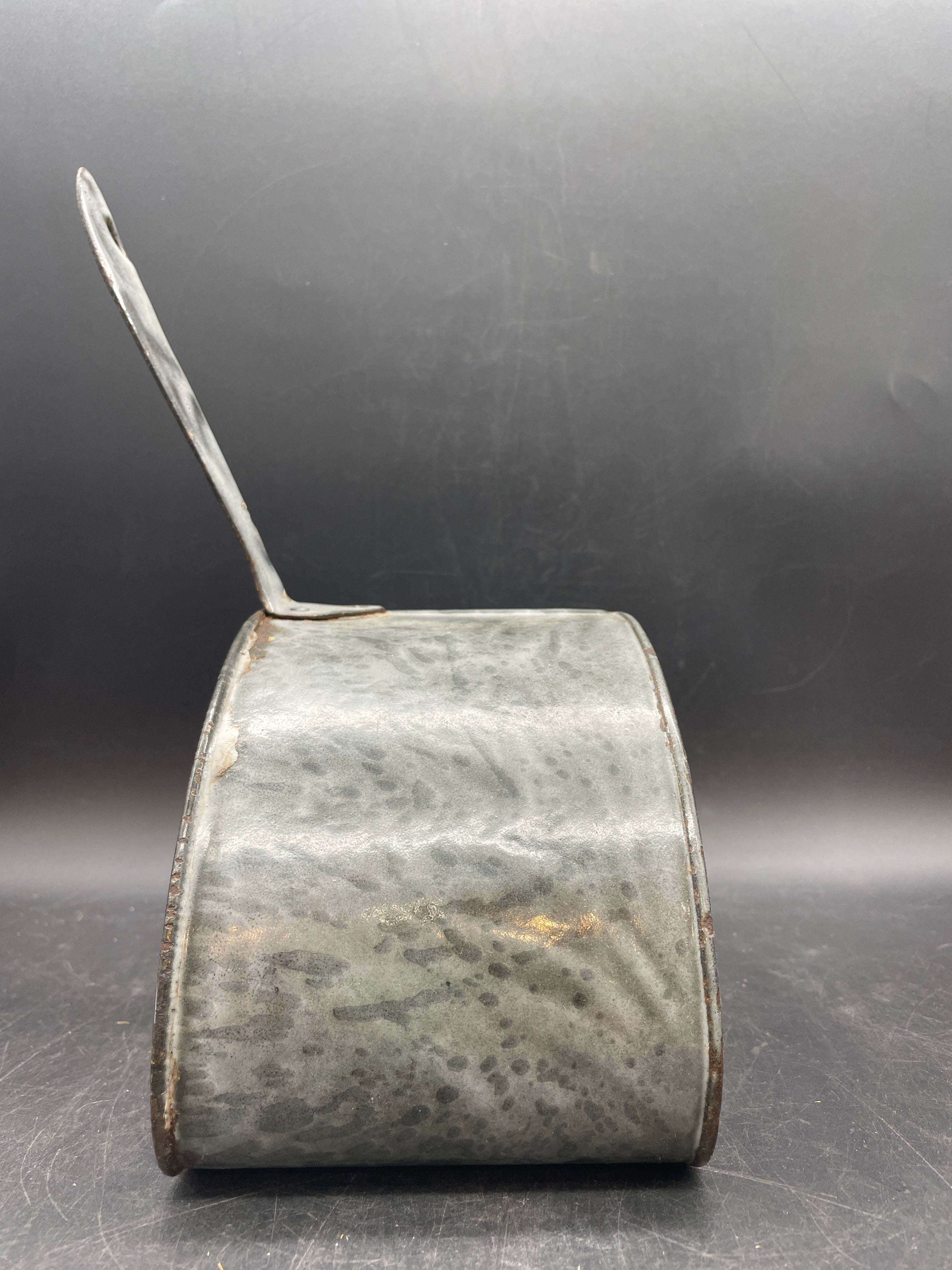 Early 1900's HALF ROUND HALF MOON SHAPED GRAY GRANITEWARE COOKING POT APPROX EARLY 1900'S-1940'S approx. 10.5 x 9 x 7