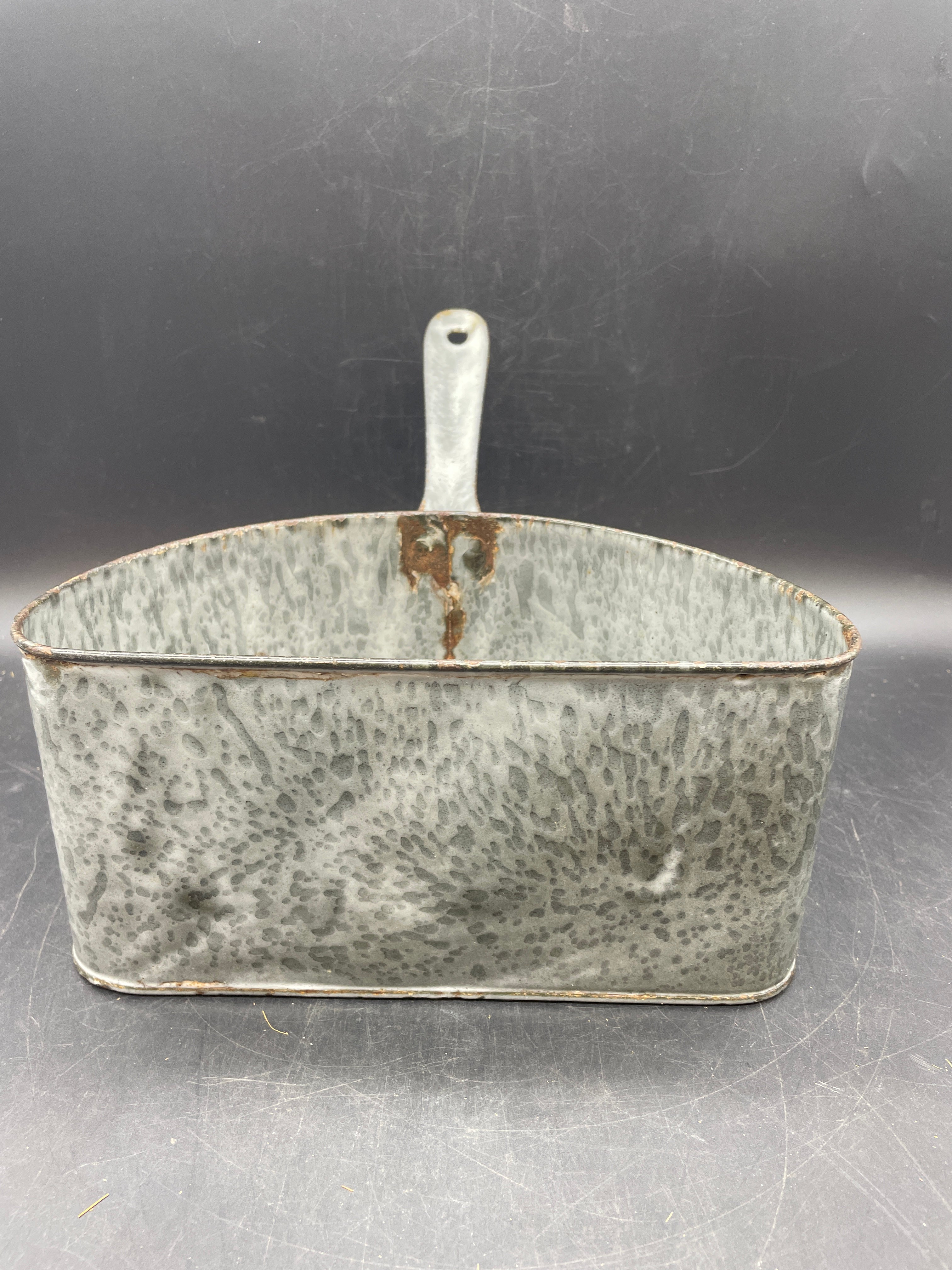 Early 1900's HALF ROUND HALF MOON SHAPED GRAY GRANITEWARE COOKING POT APPROX EARLY 1900'S-1940'S approx. 10.5 x 9 x 7