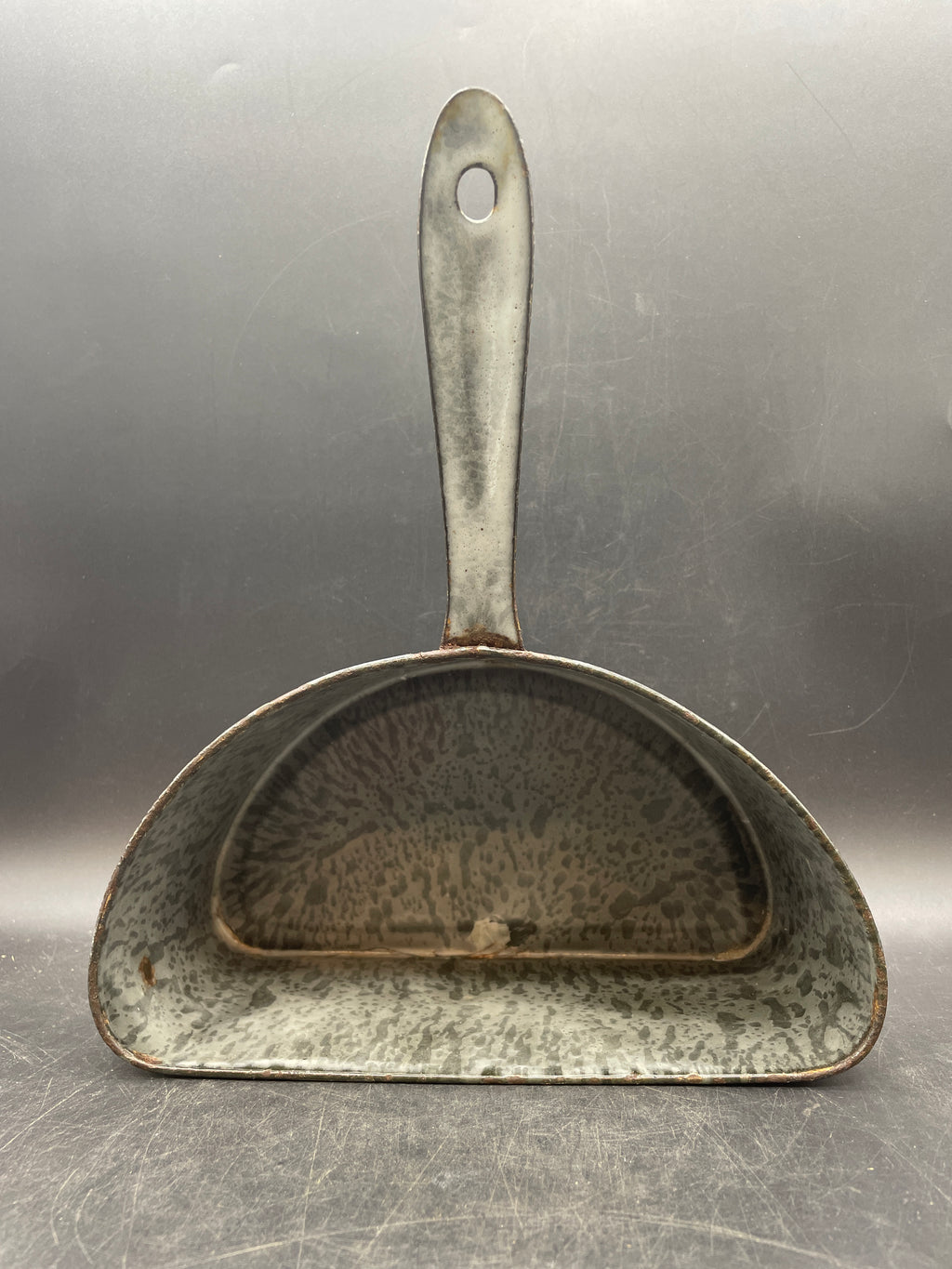 Early 1900's HALF ROUND HALF MOON SHAPED GRAY GRANITEWARE COOKING POT APPROX EARLY 1900'S-1940'S approx. 10.5 x 9 x 7