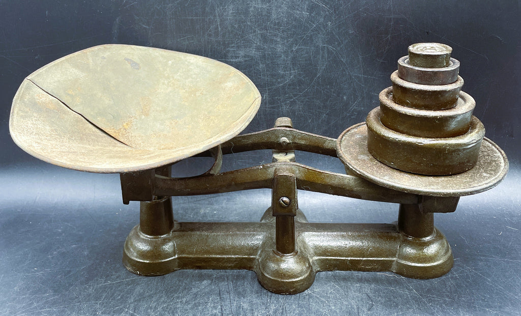 Antique Cast Iron Balance Scale w Weights Primitive General Store Mercantile