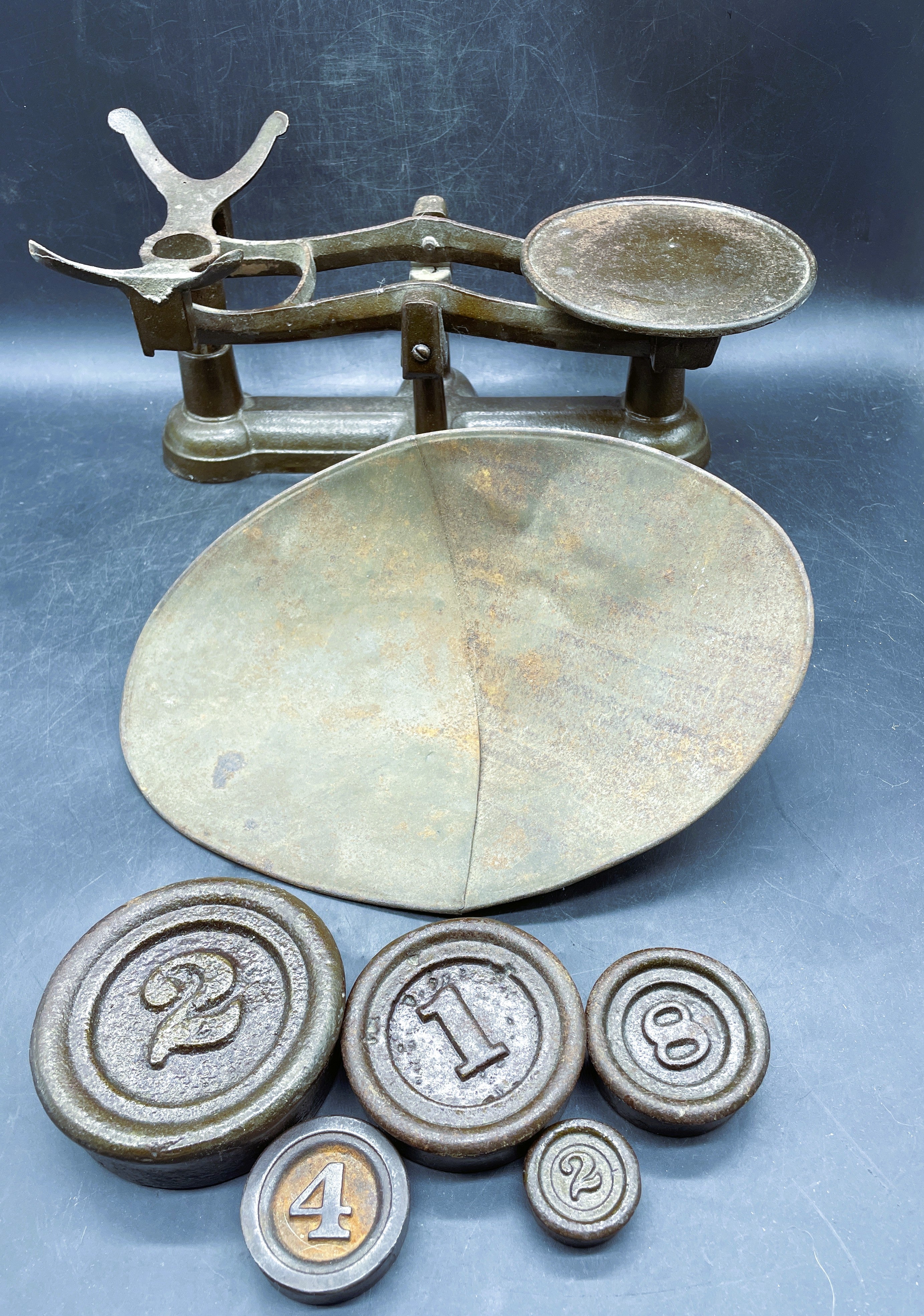 Antique Cast Iron Balance Scale w Weights Primitive General Store Mercantile
