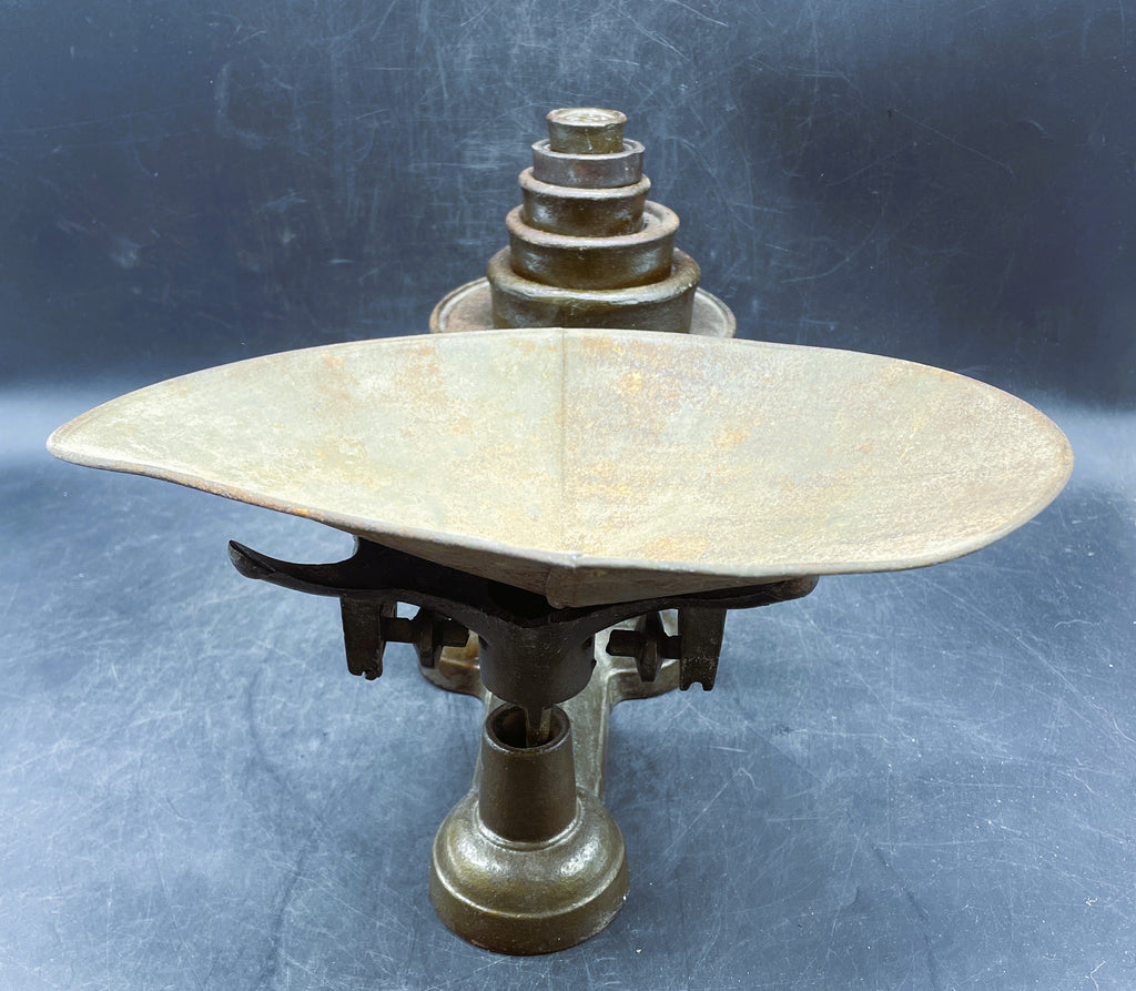Antique Cast Iron Balance Scale w Weights Primitive General Store Mercantile