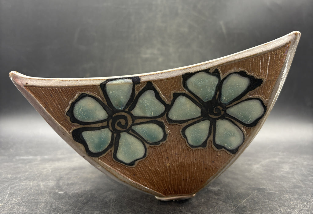 Artist Signed Daisy Console Centerpiece Dogwood Bowl 13" long