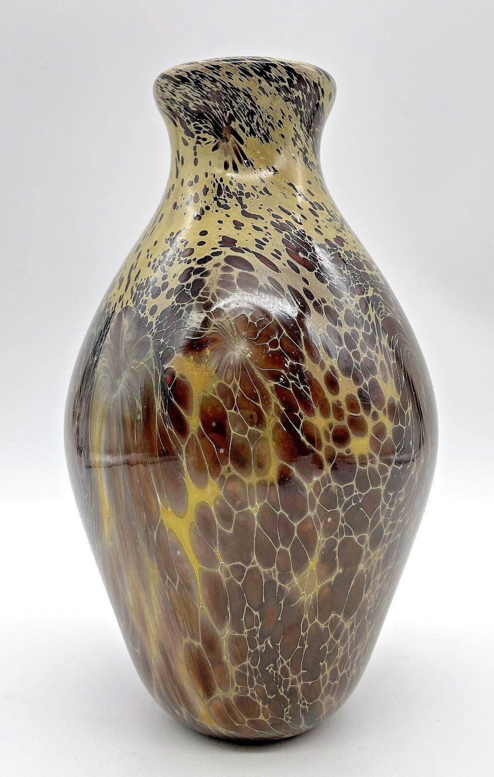 LOVELY ART GLASS VASE ATTRIBUTED TO MICHAEL COHN