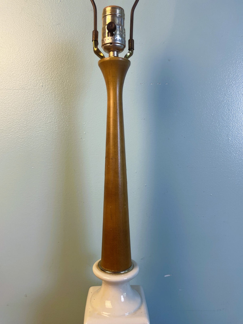 Vintage Mid-Century Modern Table Lamp Teak Wood Ceramic Retro Tall Neoclassic MCM