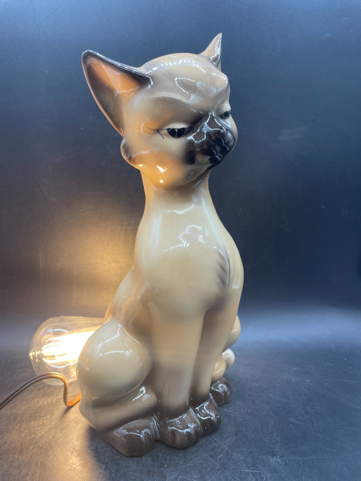 Vintage 1950s Maddux of California Siamese Cat TV Lamp - Mid-Century Ceramic 12"