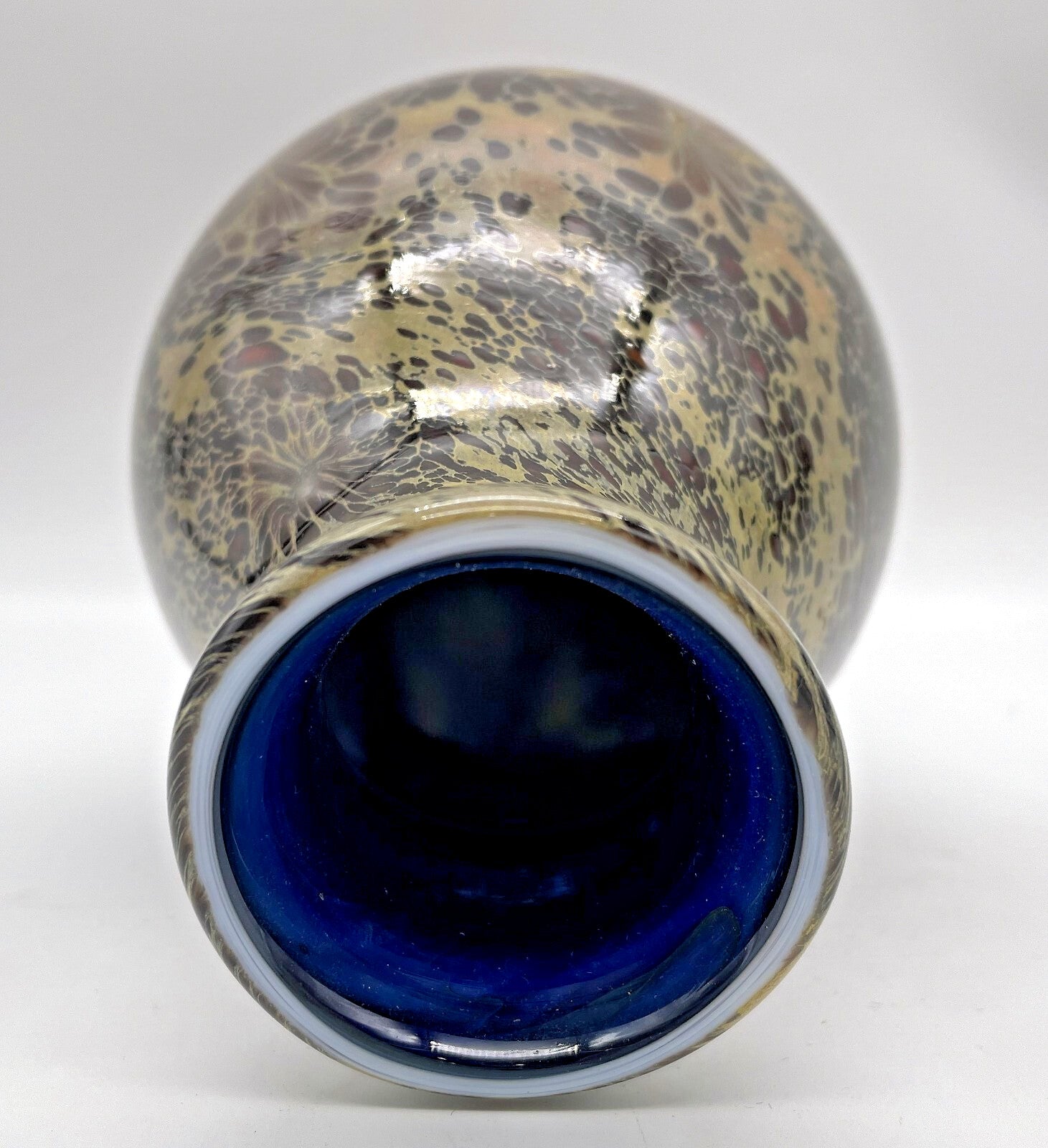 LOVELY ART GLASS VASE ATTRIBUTED TO MICHAEL COHN